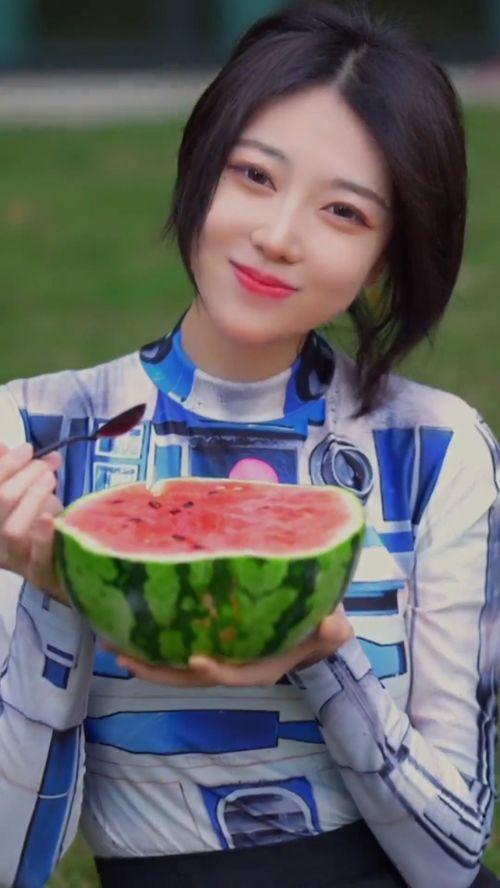 快来我家吃瓜视频,快来我家，共享美味时光