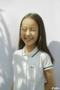 父女吃瓜照片大全真实视频,父女吃瓜瞬间，温馨瞬间定格