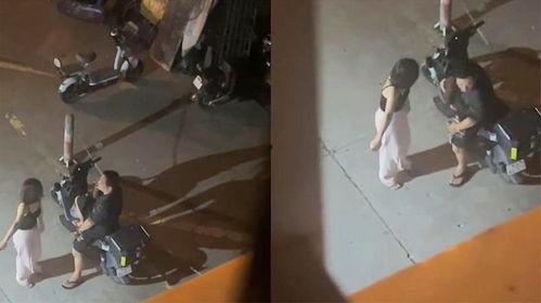 吃瓜小伙情侣吵架了视频,吃瓜小伙全程记录，网友热议