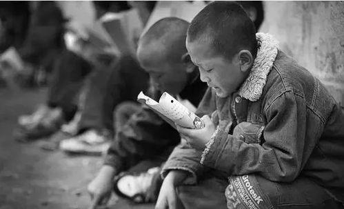 穷人的孩子吃瓜视频,穷人家孩子的快乐时光