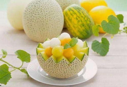 小朋友吃哈密瓜水果视频,亲子共享哈密瓜美味瞬间