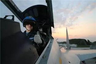 海军小哥哥吃瓜视频大全,趣味瞬间尽收眼底