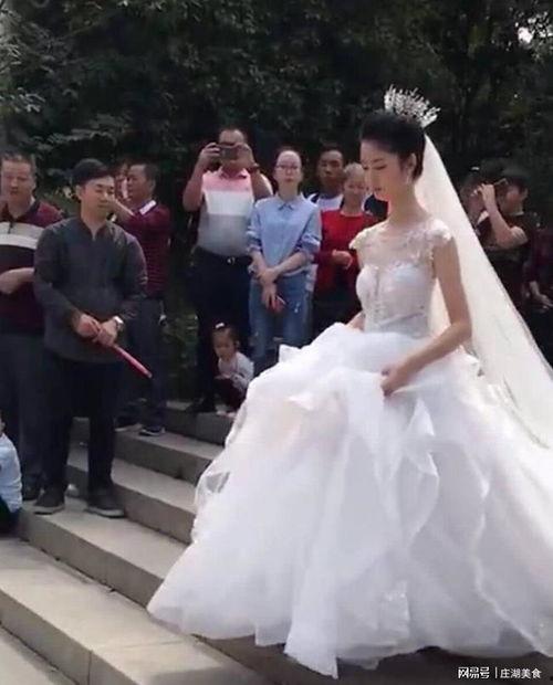 抖音新娘新郎吃瓜视频,甜蜜瞬间引发网友热议