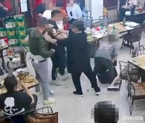 吃瓜小伙打人视频在线观看