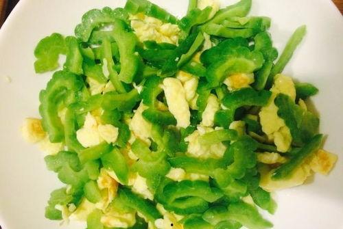 吃凉瓜炒蛋视频,凉瓜炒蛋家常菜制作教程