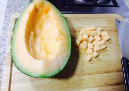 老鹰吃哈密瓜视频播放,一场惊心动魄的捕食瞬间