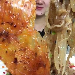 小瓜和小东东吃辣条视频,小瓜与小东东的味蕾冒险之旅