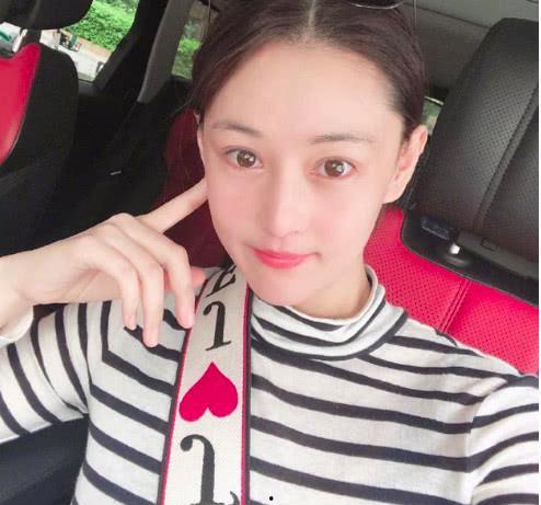 张馨予何捷吃瓜视频,吃瓜视频曝光恋情细节