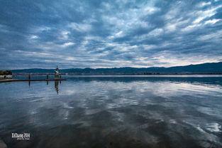 邛海17度吃瓜视频,瓜果飘香尽享清凉时光